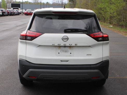 Used 2023 Nissan Rogue S AWD/4WD image 6