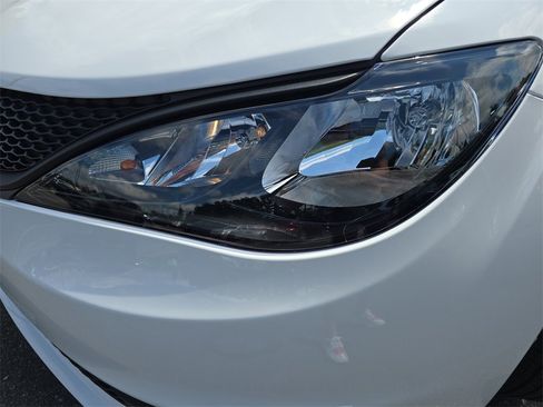 New 2026 Chrysler Voyager LX image 33