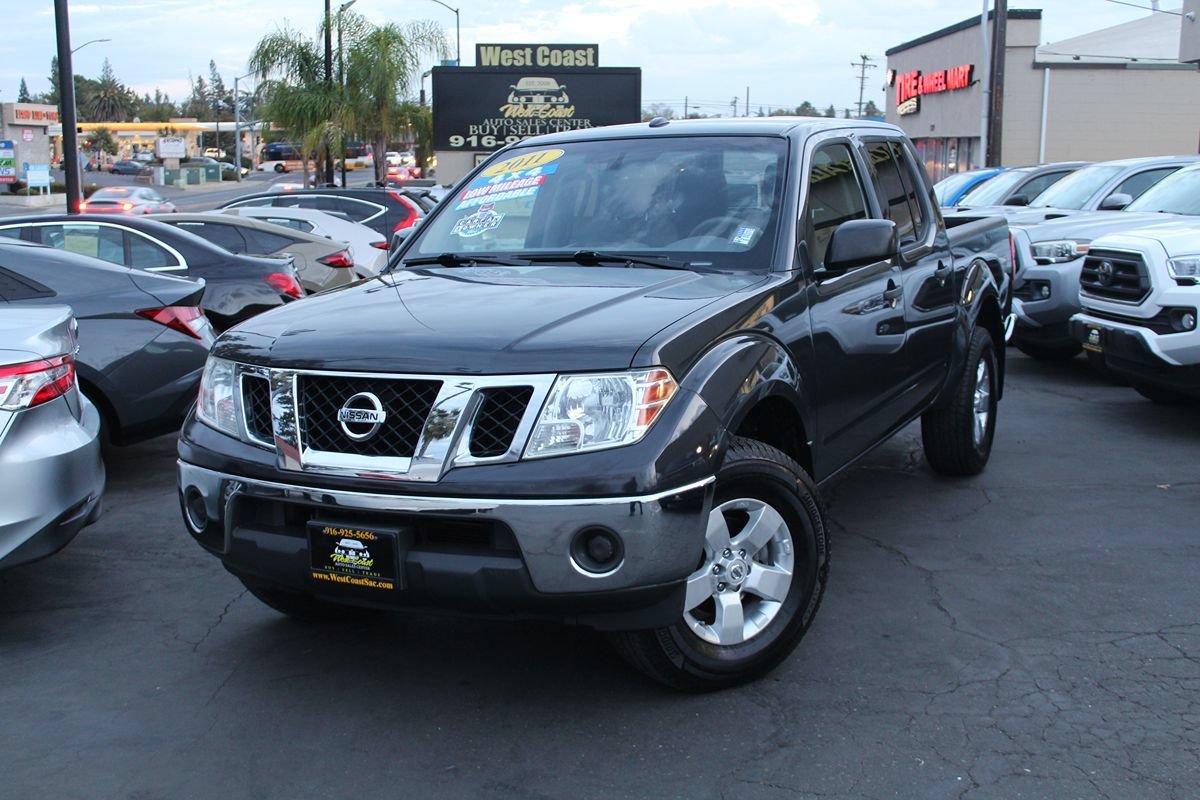 Used 2011 Nissan Frontier SV w/ SV Premium Utility Pkg AWD/4WD image 2