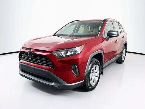 Used 2020 Toyota RAV4 LE FWD image 3