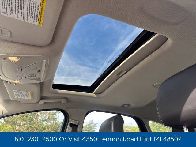 Used 2017 Ford Focus Titanium FWD image 21