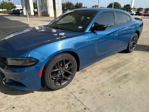 Used 2022 Dodge Charger SXT w/ Blacktop Package RWD image 1