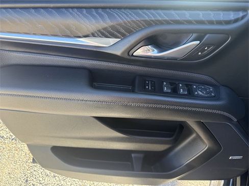 Used 2024 GMC Yukon Denali image 13