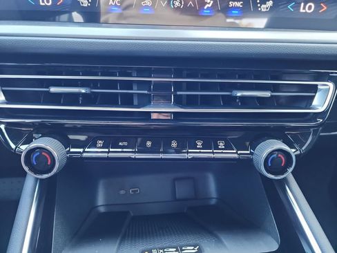 New 2026 Chevrolet Traverse LT image 27