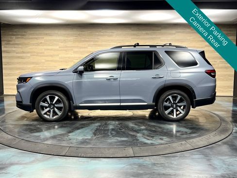 Used 2025 Honda Pilot Elite image 13