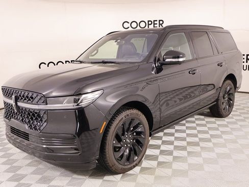 New 2025 Lincoln Navigator Reserve w/ Jet Appearance Package image 11