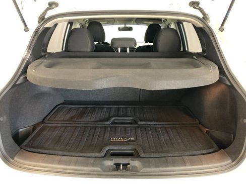 Used 2019 Nissan Rogue Sport S image 18