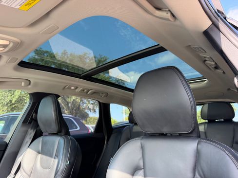 Certified 2024 Volvo XC60 B5 Ultimate w/ Protection Package Premier AWD/4WD image 11
