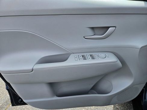Used 2024 Hyundai Kona SEL AWD/4WD image 17