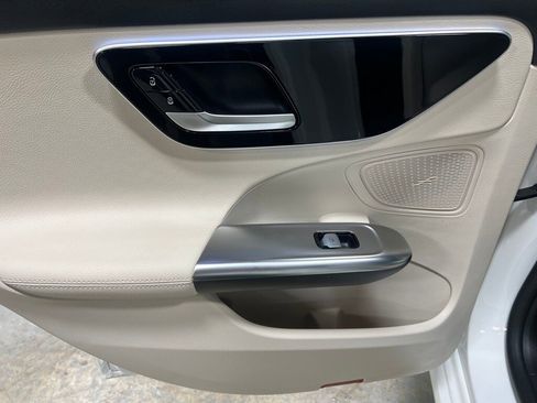 Used 2023 Mercedes-Benz C 300 4MATIC Sedan image 24