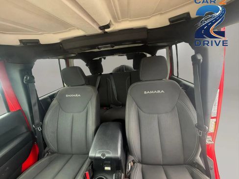 Used 2018 Jeep Wrangler Unlimited Sahara AWD/4WD image 13