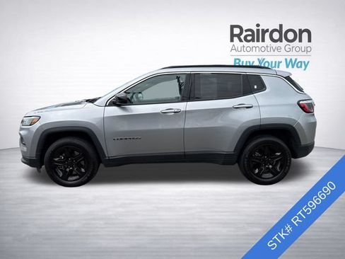 Used 2024 Jeep Compass Latitude AWD/4WD image 4