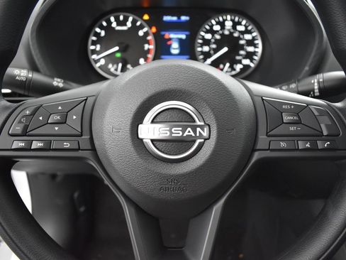 Used 2025 Nissan Sentra S image 27