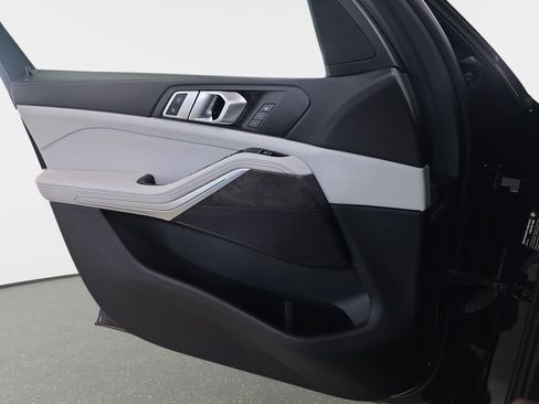 Used 2023 BMW X5 sDrive40i w/ M Sport Package image 27