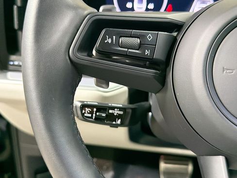 Certified 2025 Porsche Cayenne S AWD/4WD image 37