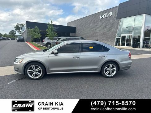 Used 2014 Volkswagen Passat TDI SEL Premium FWD image 9