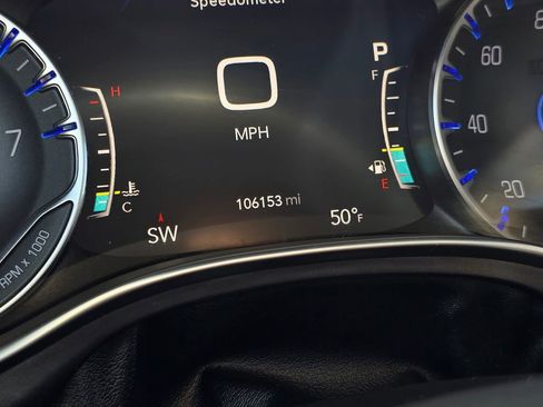 Used 2017 Chrysler Pacifica Limited image 27