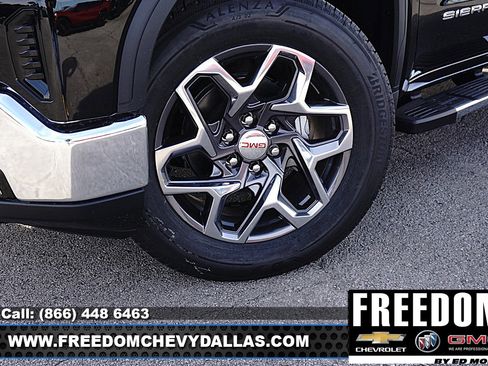 New 2026 GMC Sierra 1500 SLT image 9