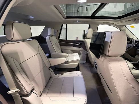 Used 2021 GMC Yukon Denali w/ Denali Premium Package image 31