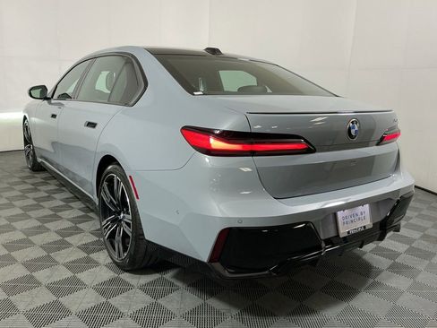 Certified 2025 BMW 740i w/ Premium Package RWD image 7