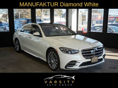 Used 2022 Mercedes-Benz S 500 4MATIC w/ AMG Line Package image 3