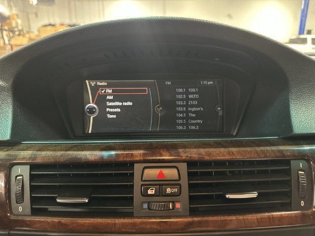 Used 2011 BMW 335i xDrive Sedan AWD/4WD image 16