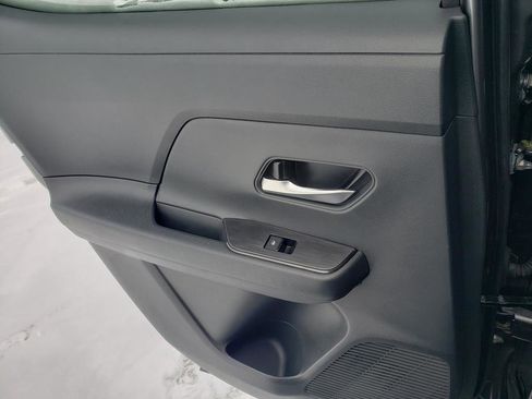 Certified 2025 Nissan Kicks SV image 18