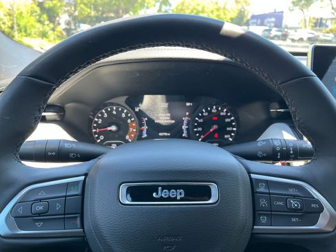 Used 2025 Jeep Compass Limited AWD/4WD image 29