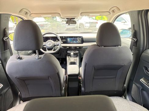 Certified 2025 Nissan Kicks SV FWD image 31