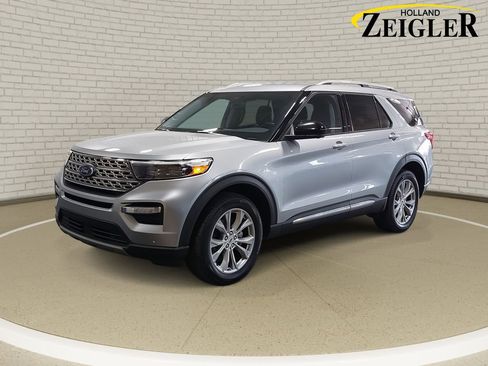 Used 2022 Ford Explorer Limited image 1