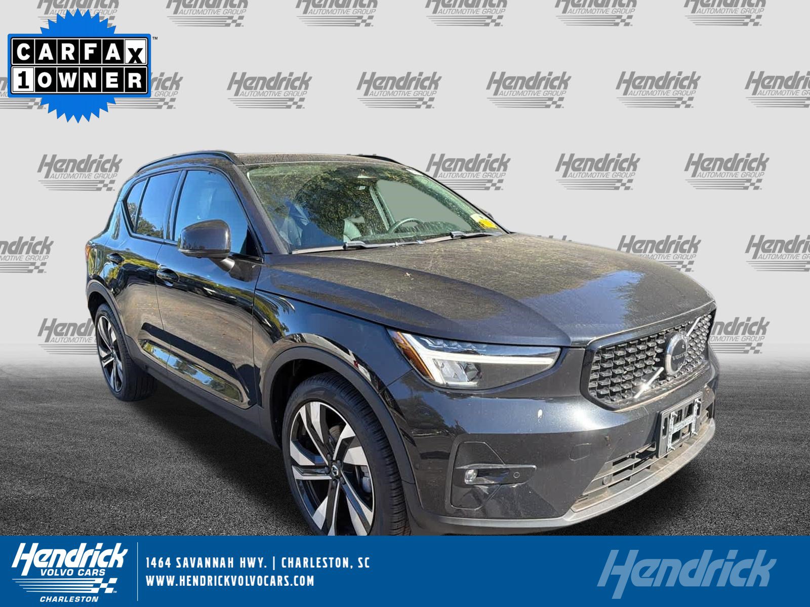 Used 2023 Volvo XC40 B5 Plus w/ Climate Package AWD/4WD image 1