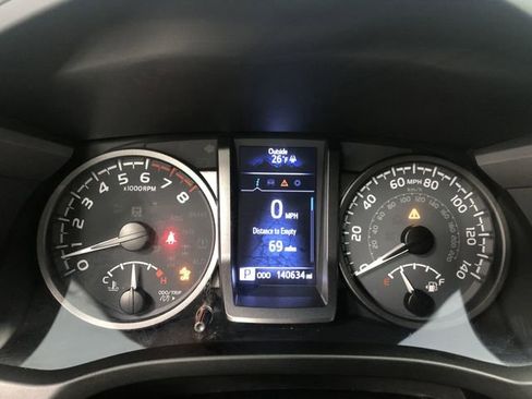 Used 2020 Toyota Tacoma TRD Off-Road image 17