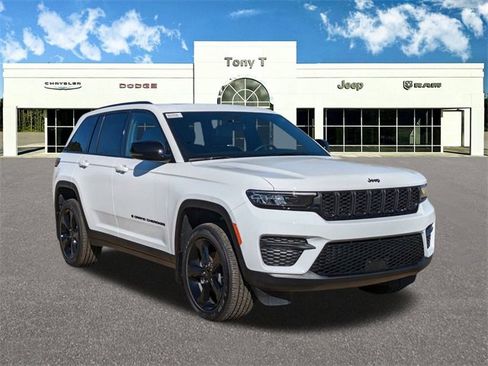 New 2025 Jeep Grand Cherokee Altitude image 1