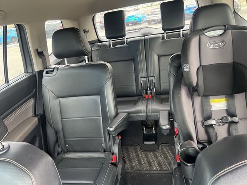 Used 2023 Volkswagen Atlas SE image 12