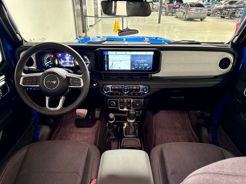 Used 2024 Jeep Wrangler Unlimited Sahara w/ Technology Group image 14