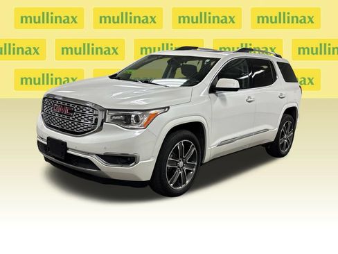 Used 2019 GMC Acadia Denali w/ Technology Package FWD image 8
