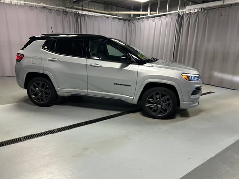Used 2025 Jeep Compass Limited w/ High Altitude Package AWD/4WD image 8