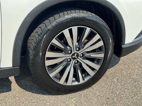Used 2019 Mitsubishi Outlander SEL AWD/4WD image 10