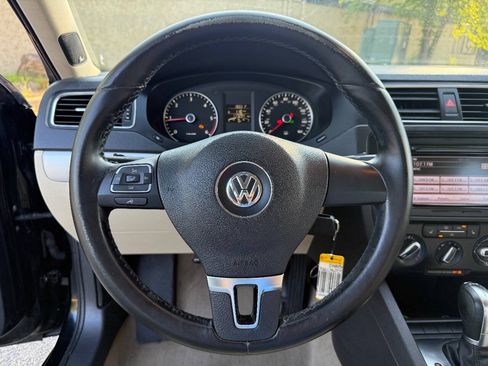 Used 2012 Volkswagen Jetta TDI FWD image 16