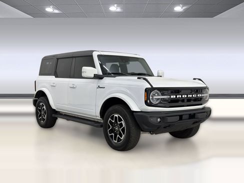 Used 2023 Ford Bronco Outer Banks AWD/4WD image 7