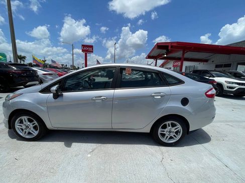 Used 2019 Ford Fiesta SE FWD image 16