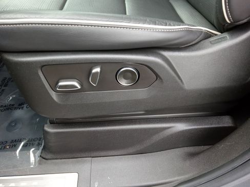 Used 2021 Cadillac Escalade Sport w/ Driver Assist Tech Package image 20