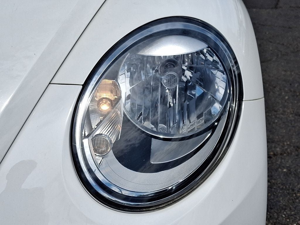 Used 2013 Volkswagen Beetle TDI FWD image 9