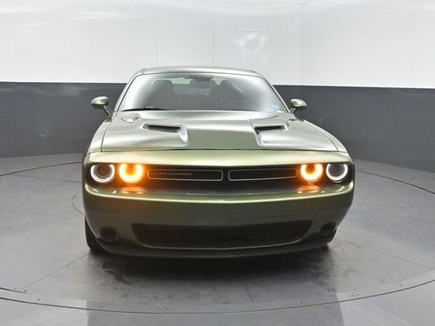 Used 2020 Dodge Challenger SXT RWD image 31