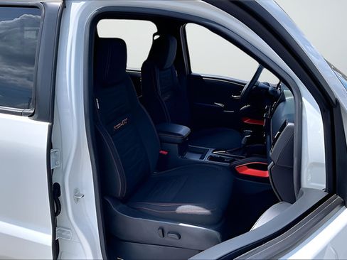 Certified 2025 Nissan Frontier PRO-4X AWD/4WD image 26