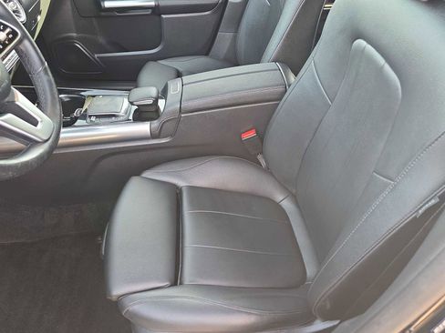 Used 2021 Mercedes-Benz GLA 250 4MATIC w/ Premium Package image 14