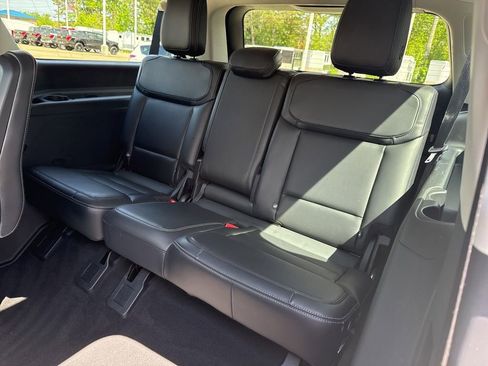 Used 2025 Ford Expedition Max Platinum AWD/4WD image 11