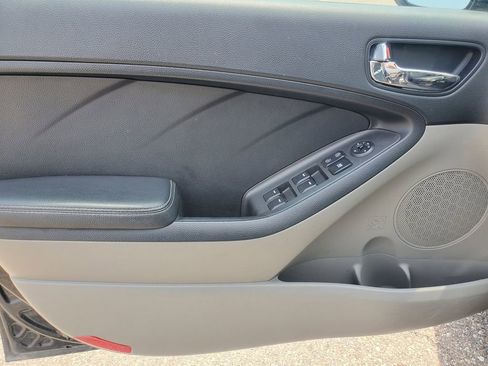 Used 2016 Kia Forte LX FWD image 10