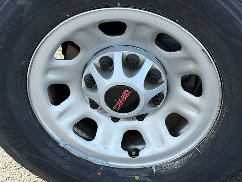 Used 2024 GMC Sierra 2500 Pro w/ Convenience Package image 10