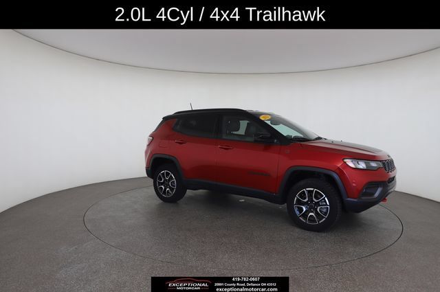 Used 2025 Jeep Compass Trailhawk AWD/4WD image 26